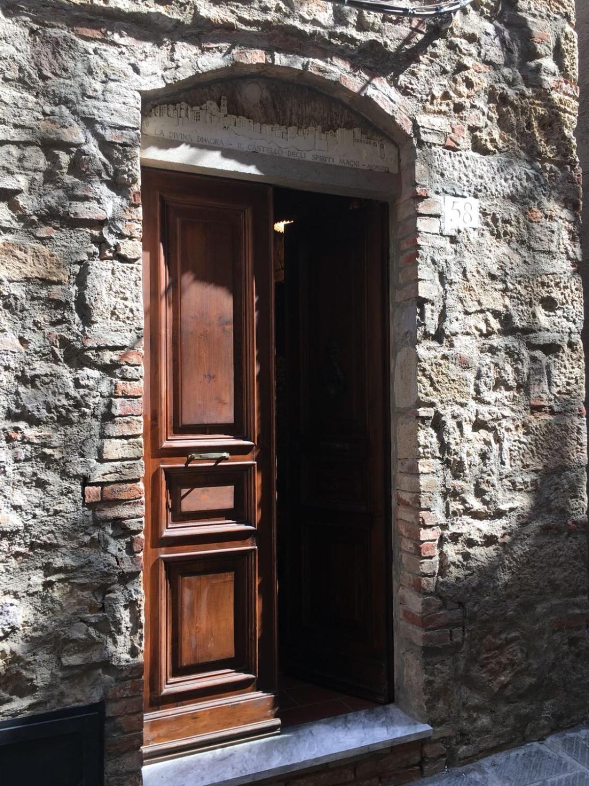 La Divina Dimora Il Castello Degli Spiriti Magni Apartment Montepescali Exterior photo